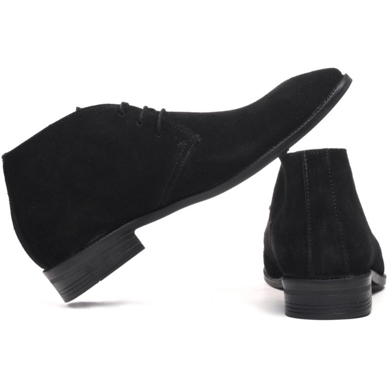 7005-Black Weekender Chic Suede Chukkas - Black